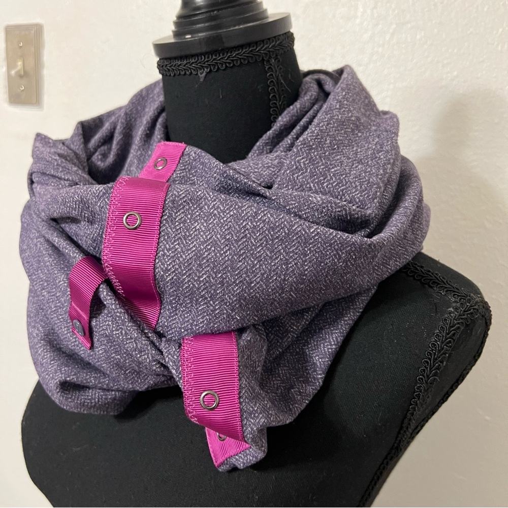 lululemon athletica Purple with Pink Vinyasa Scarf Rulu Wrap Snap-Button - Picture 4 of 9